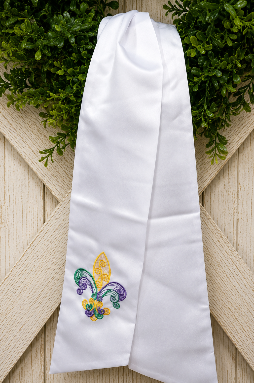 RTG | MG Wreath Sash Fleur De Lis Lace