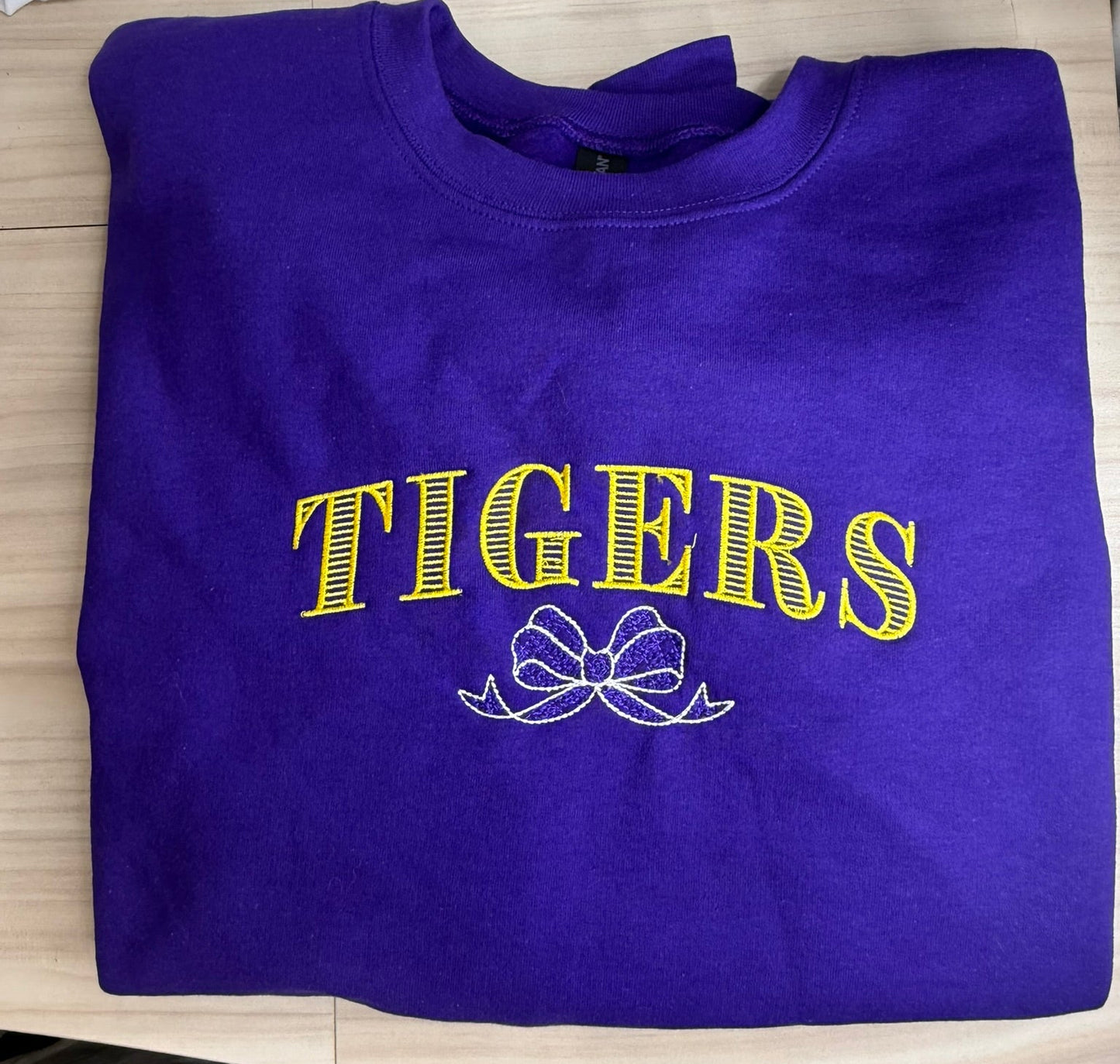 RTG | Tigers with Bow Sweatshirt {XL}